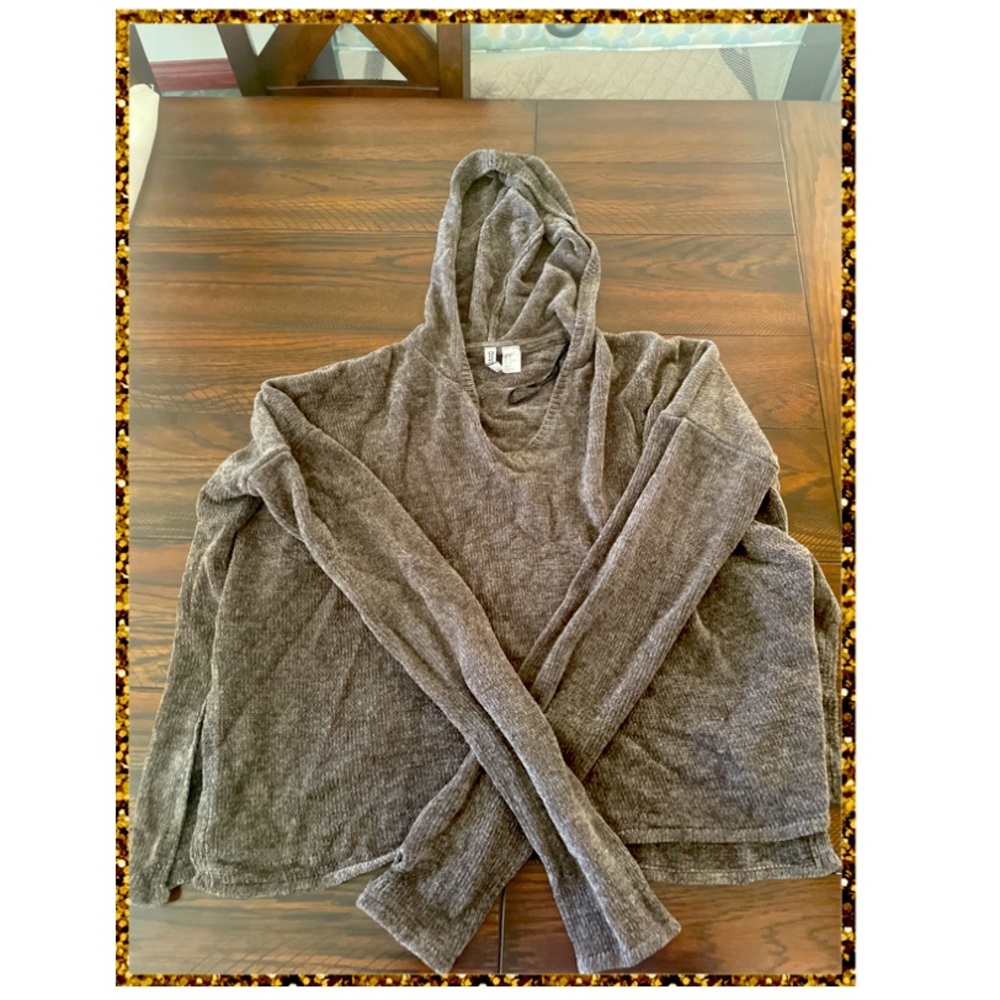 Light grey hoodie styled sweater.